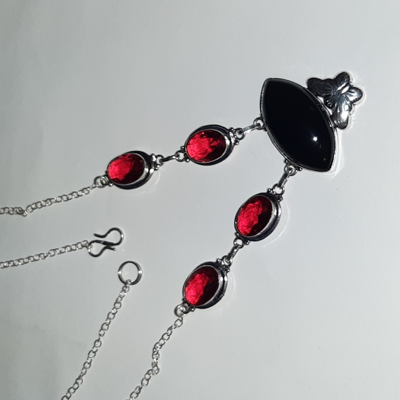 Jewelry - Beautiful! Black Onyx & Garnet Necklace